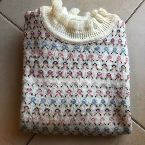 Cute sweater.c - Picture 1 of 3